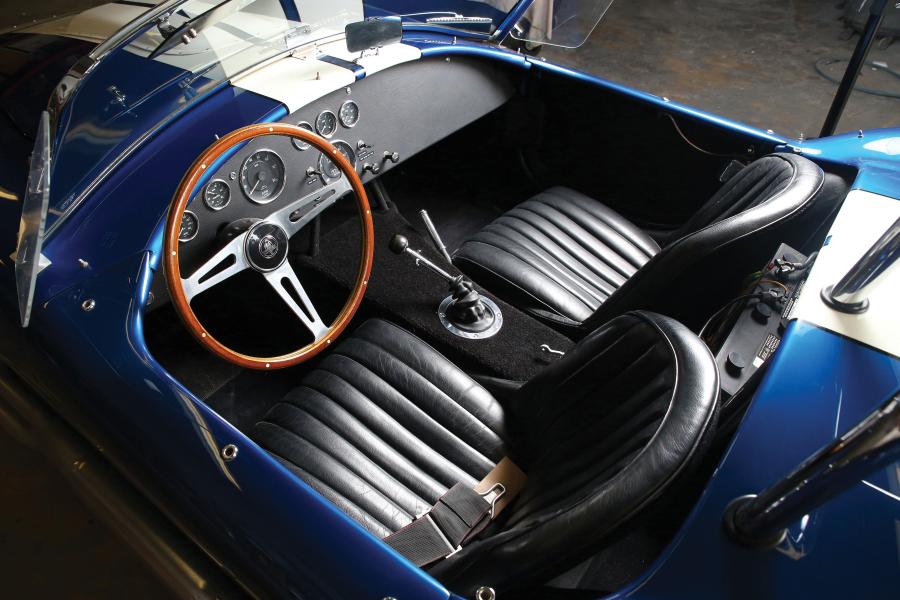 Интерьер Shelby Cobra 427 S/C (CSX 3045) 1967 года  (фото 3 из 52)